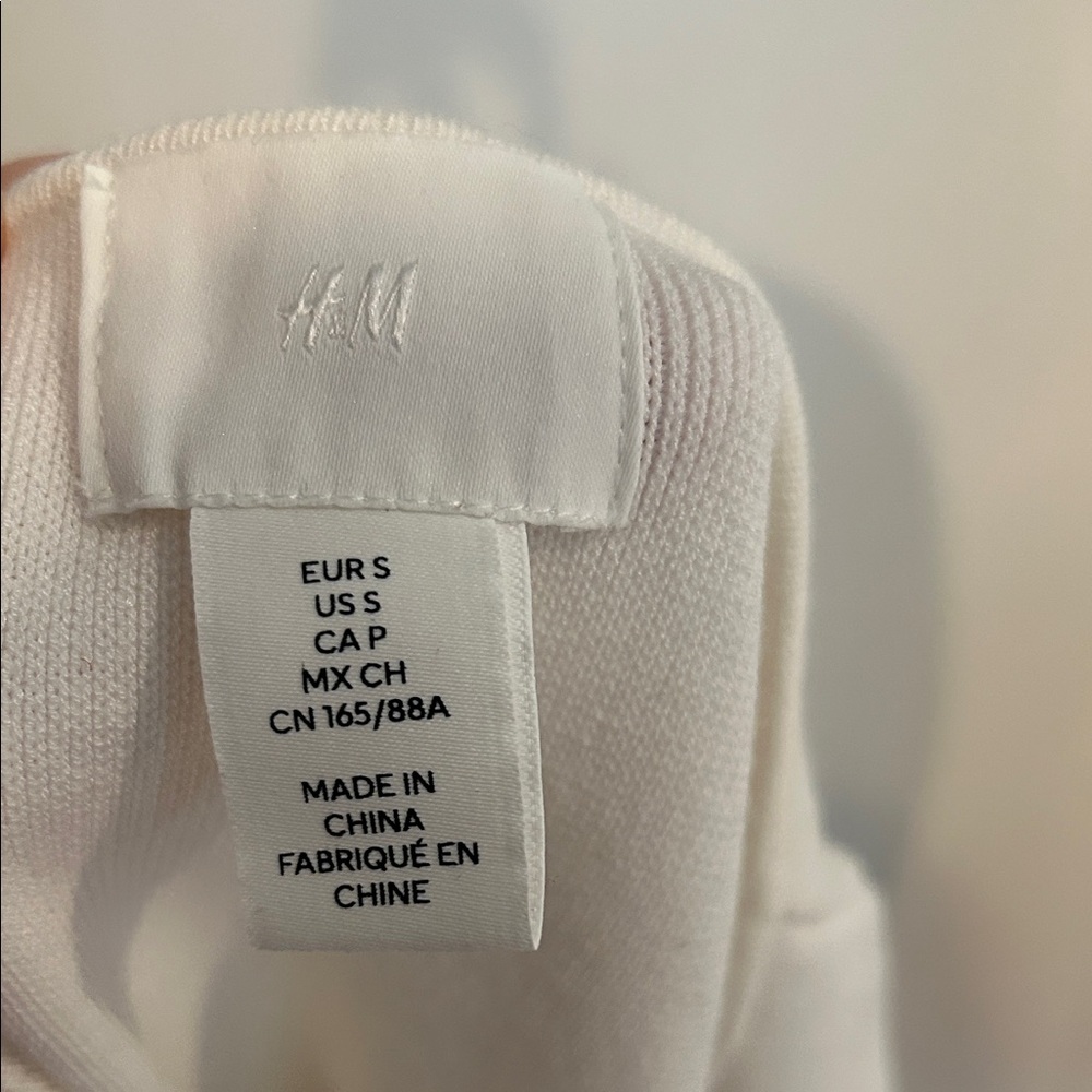 H&M White Button-Front Tank Top - Picture 4 of 4